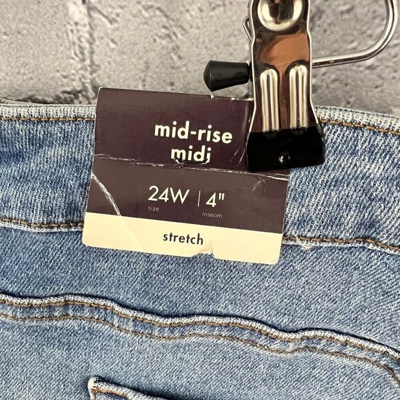 Ava & Viv Shorts Mid Rise Midi Blue Denim 5 Pockets Button Fly Stretch 24W - Picture 6 of 10